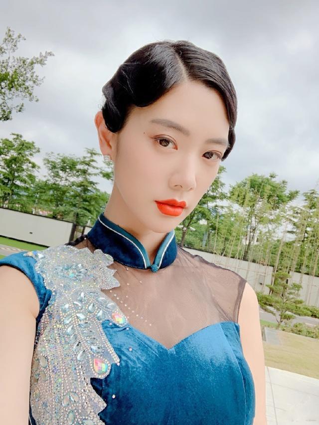 2019ios跳舞直播 香烟与歌